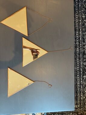 Three piece hanging mirror set